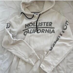 Hollister Men's White Hoodie